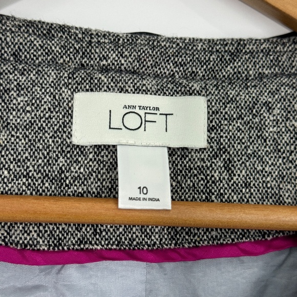 Ann Taylor LOFT Women’s Size 10 Gray Black Ruffle Trim Wool Blend Blazer Jacket - Picture 4 of 8